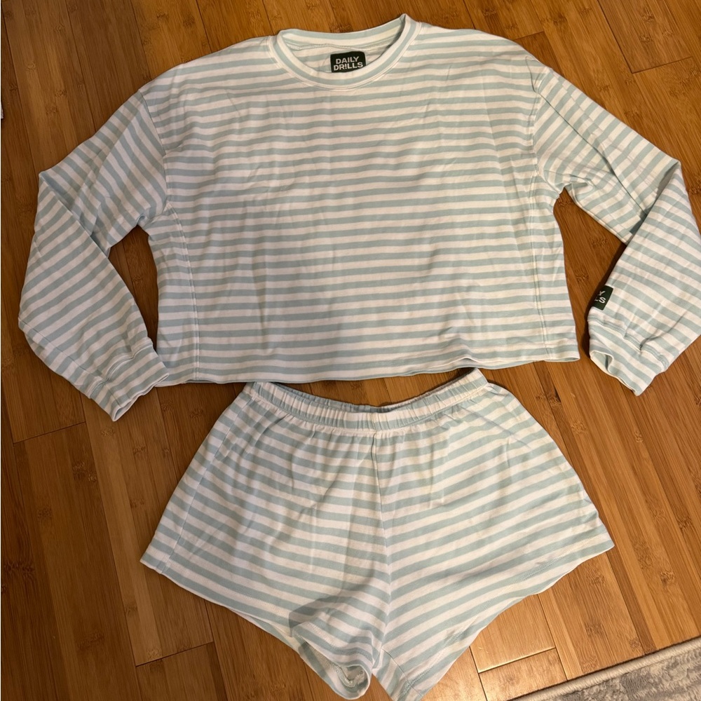 Daily drills light blue stripe set